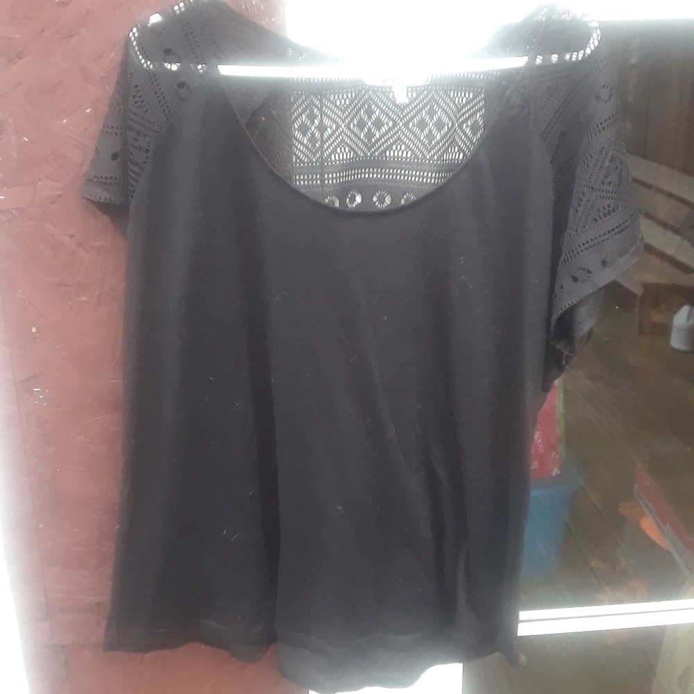 Black t shirt